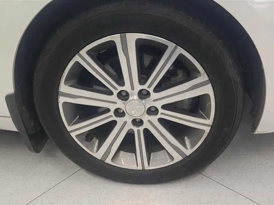 Peugeot 408 2016 1.6T AT Luxury