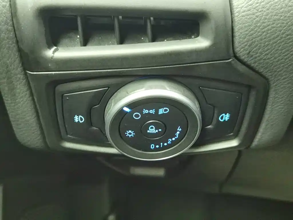 Ford Focus — миниатюра 21