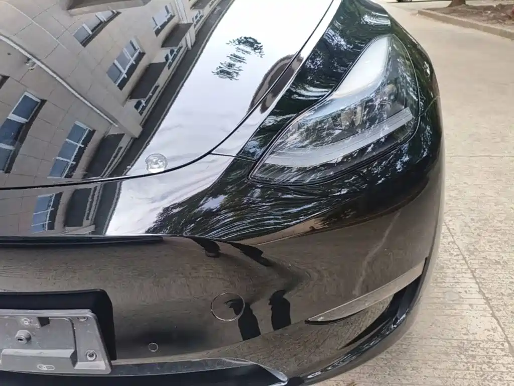 Tesla Model Y — миниатюра 24