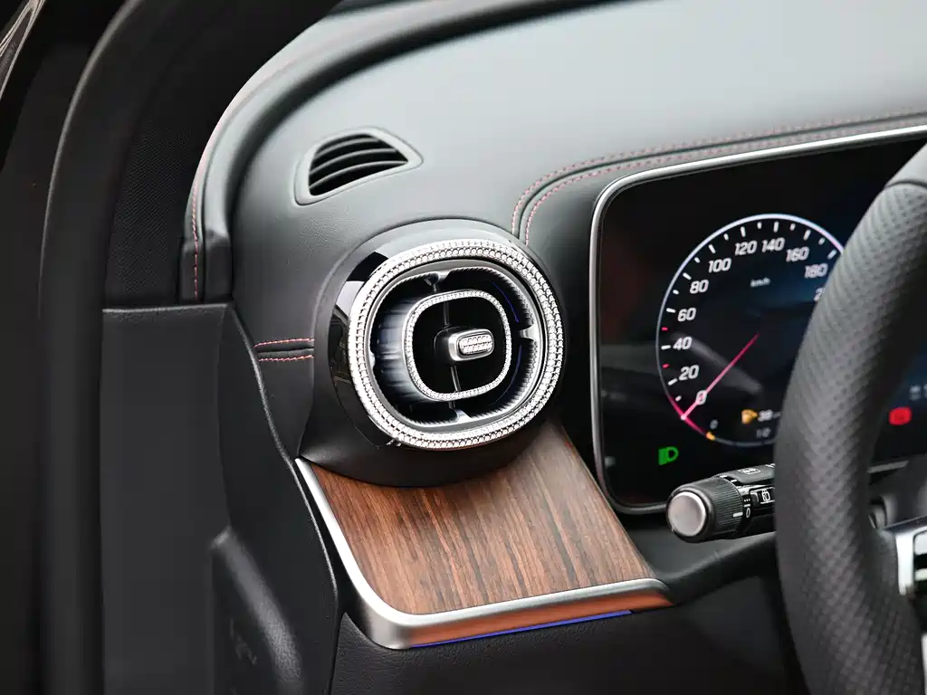 Mercedes-Benz GLC 2025 GLC 300 L 4MATIC 5 мест