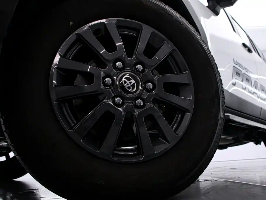Toyota Prado — миниатюра 17