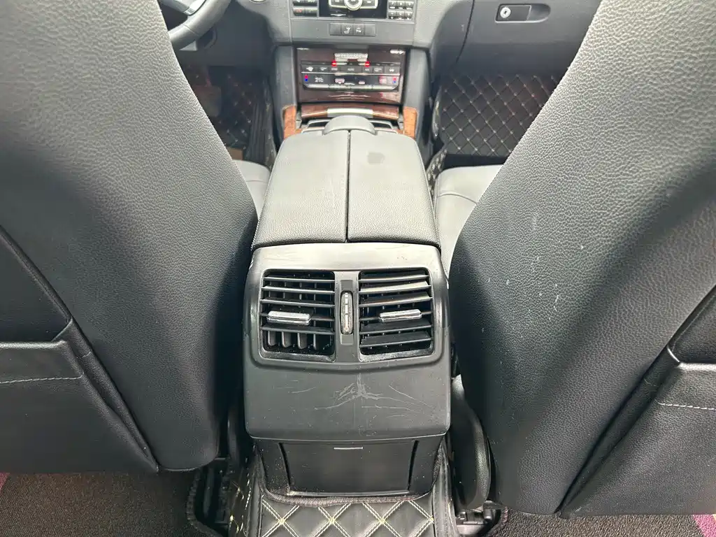Mercedes-Benz E-Class — миниатюра 12
