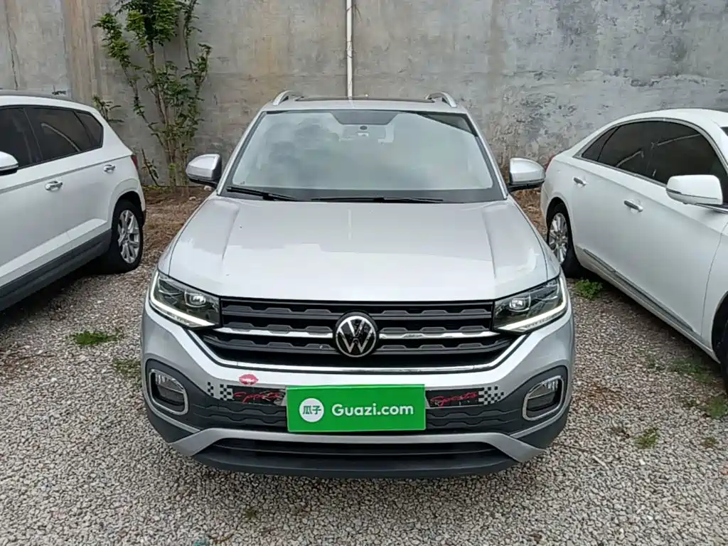 Volkswagen Tacqua 2020 1.5L AT