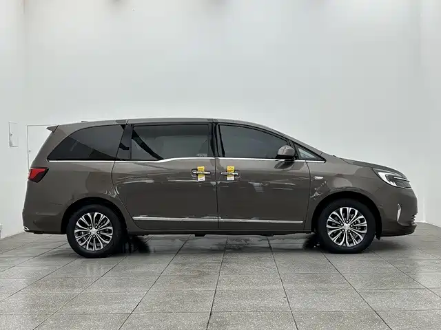 Buick GL8 — миниатюра 7