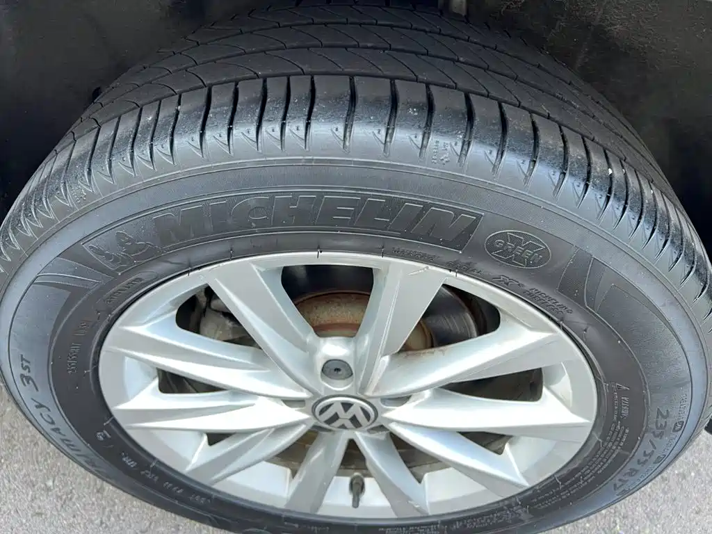 Volkswagen Tiguan — миниатюра 17