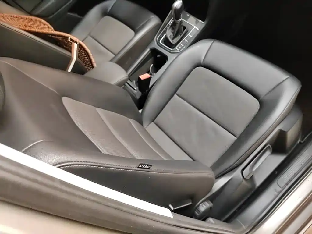 Volkswagen Golf Sportsvan — миниатюра 25