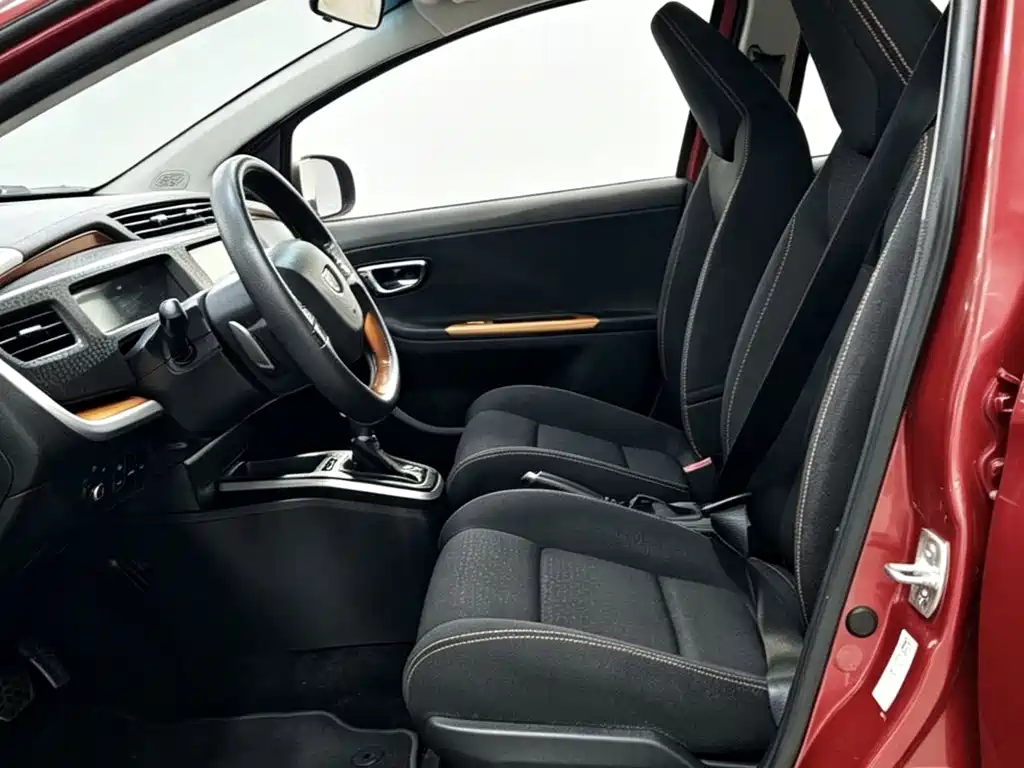 Geely Vision X1 — миниатюра 4