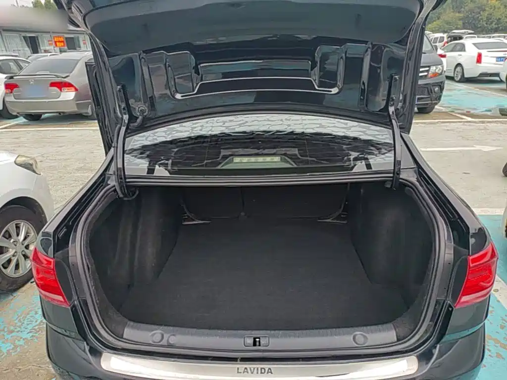 Volkswagen Lavida — миниатюра 19