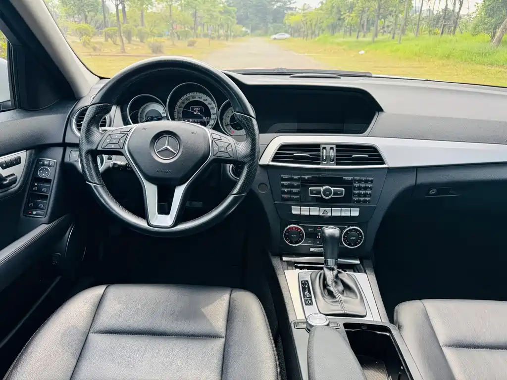Mercedes-Benz C-Class (Import) — миниатюра 15