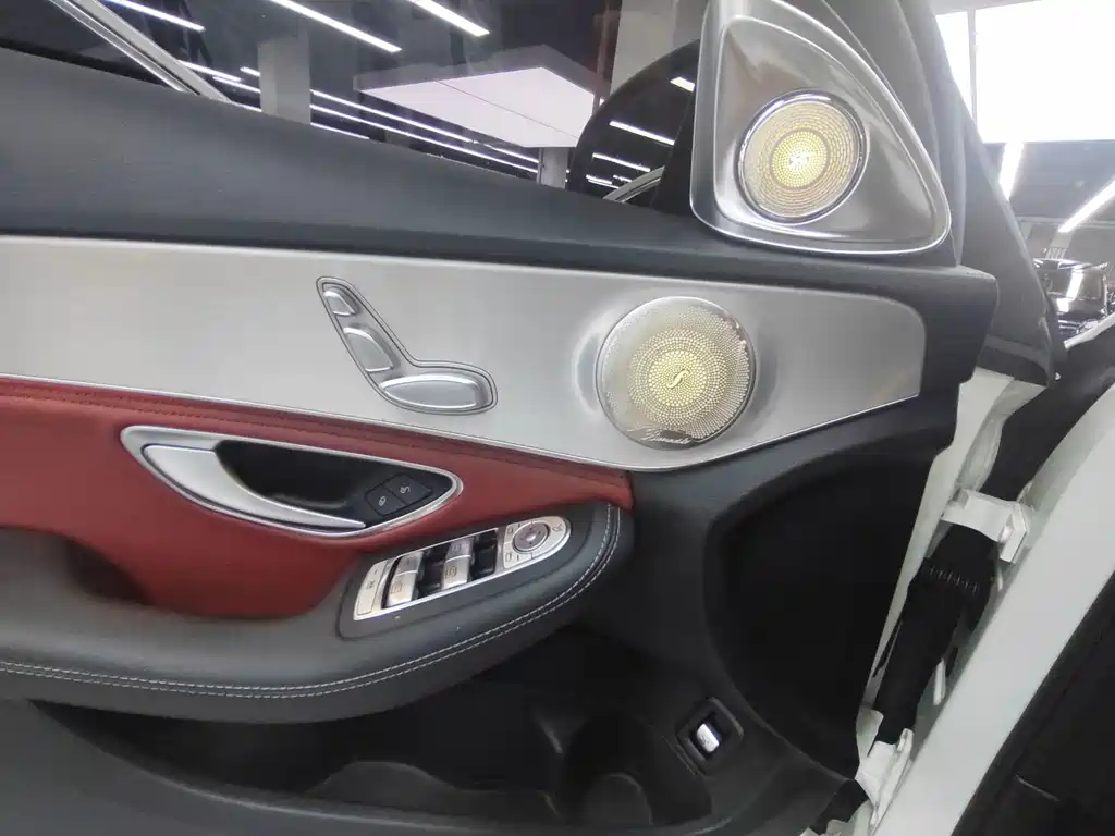 Mercedes-Benz C-Class — миниатюра 10