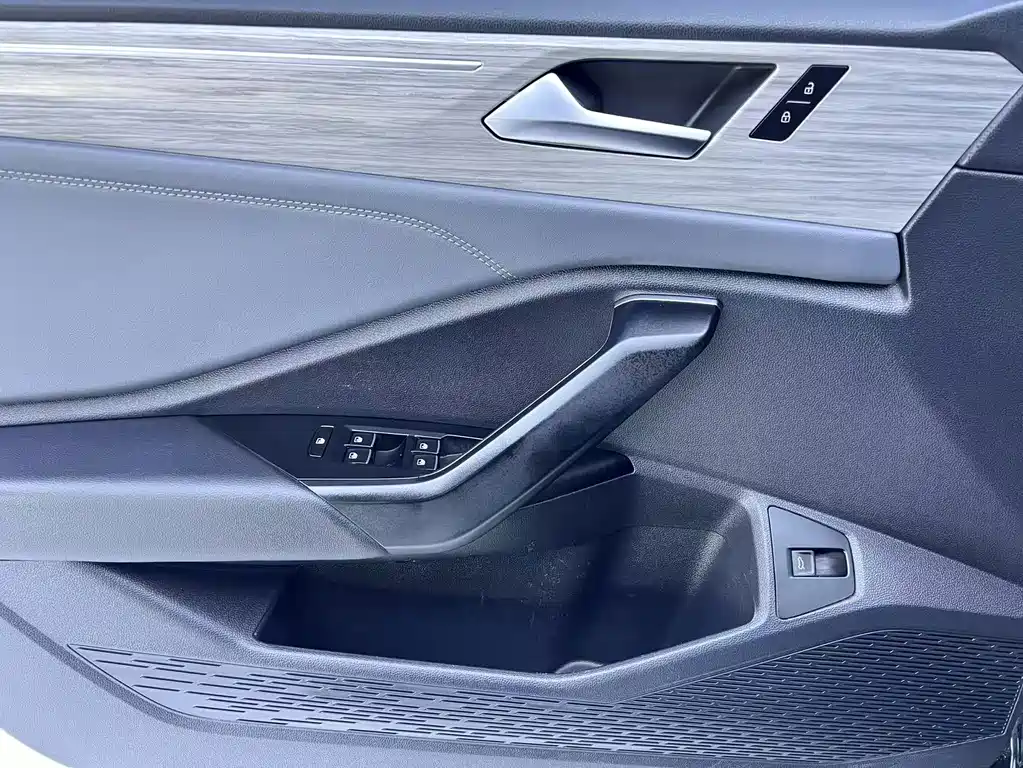 Volkswagen Sagitar — миниатюра 8