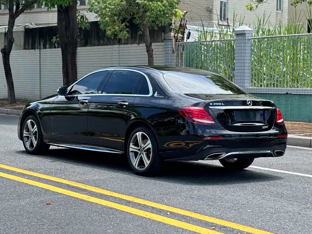 Mercedes-Benz E-Class E 2019 E 200 L Sport