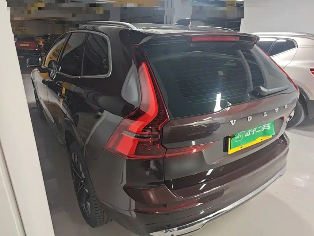 Volvo XC60 PHEV — миниатюра 5