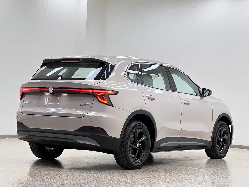 MG ES5 2025 425pro