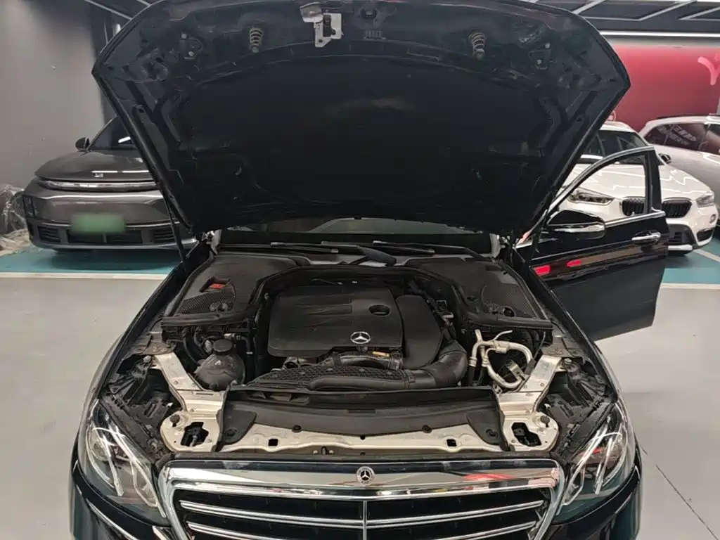 Mercedes-Benz E-Class — миниатюра 20