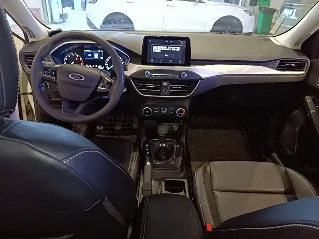 Ford Focus — миниатюра 10