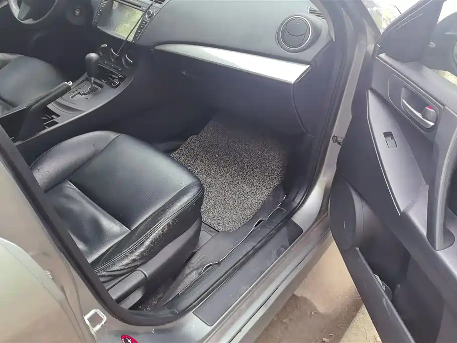 Mazda Mazda3 3 2012 1.6L AT Elite