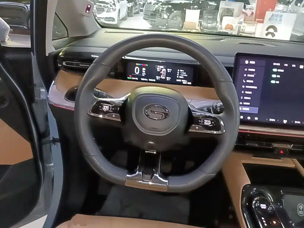 GAC Motor Trumpchi E8 PHEV — миниатюра 11