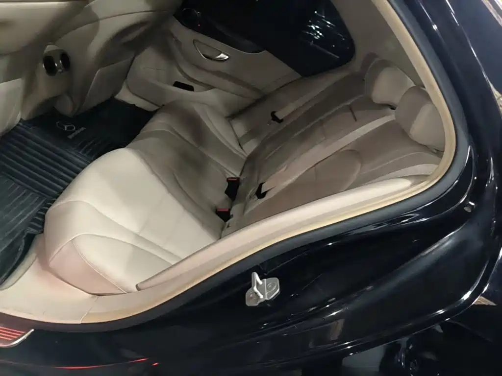 Mercedes-Benz C-Class — миниатюра 17