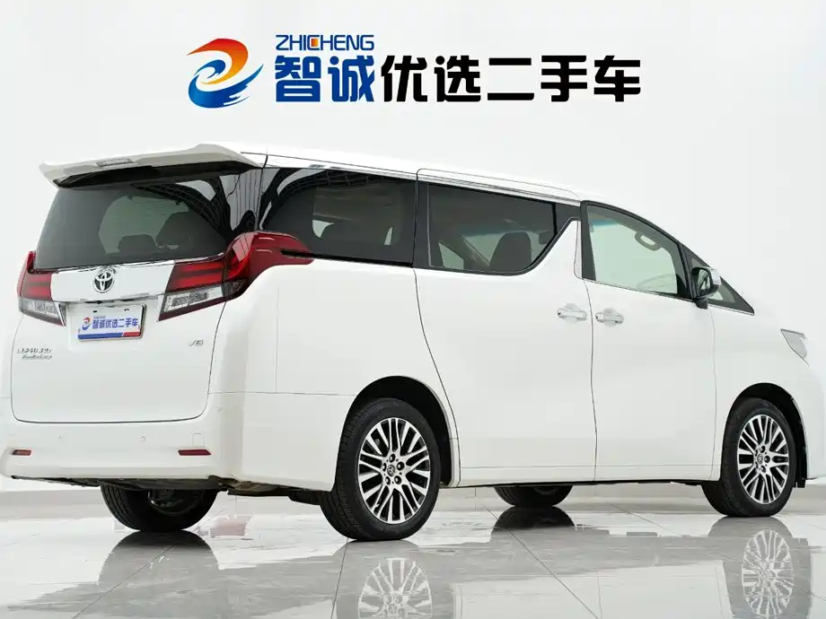 Toyota Alphard — миниатюра 41