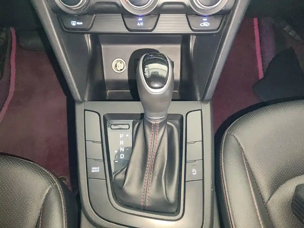 Hyundai Elantra — миниатюра 14