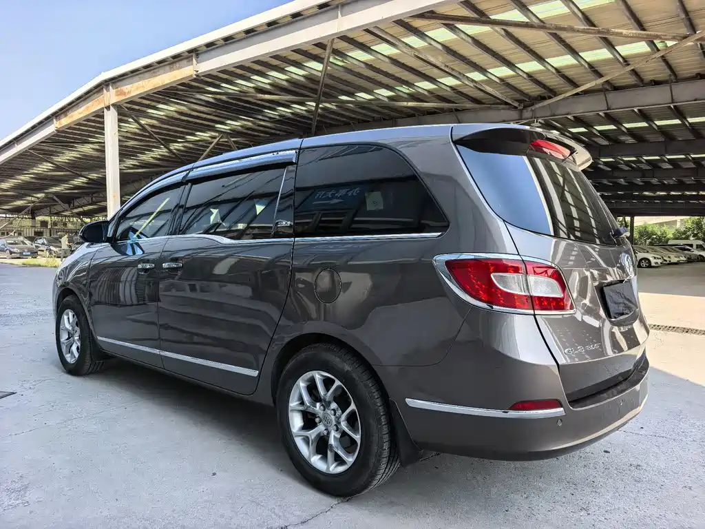 Buick GL8 — миниатюра 2