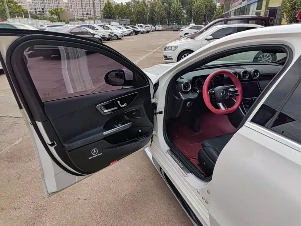 Mercedes-Benz C-Class — миниатюра 16