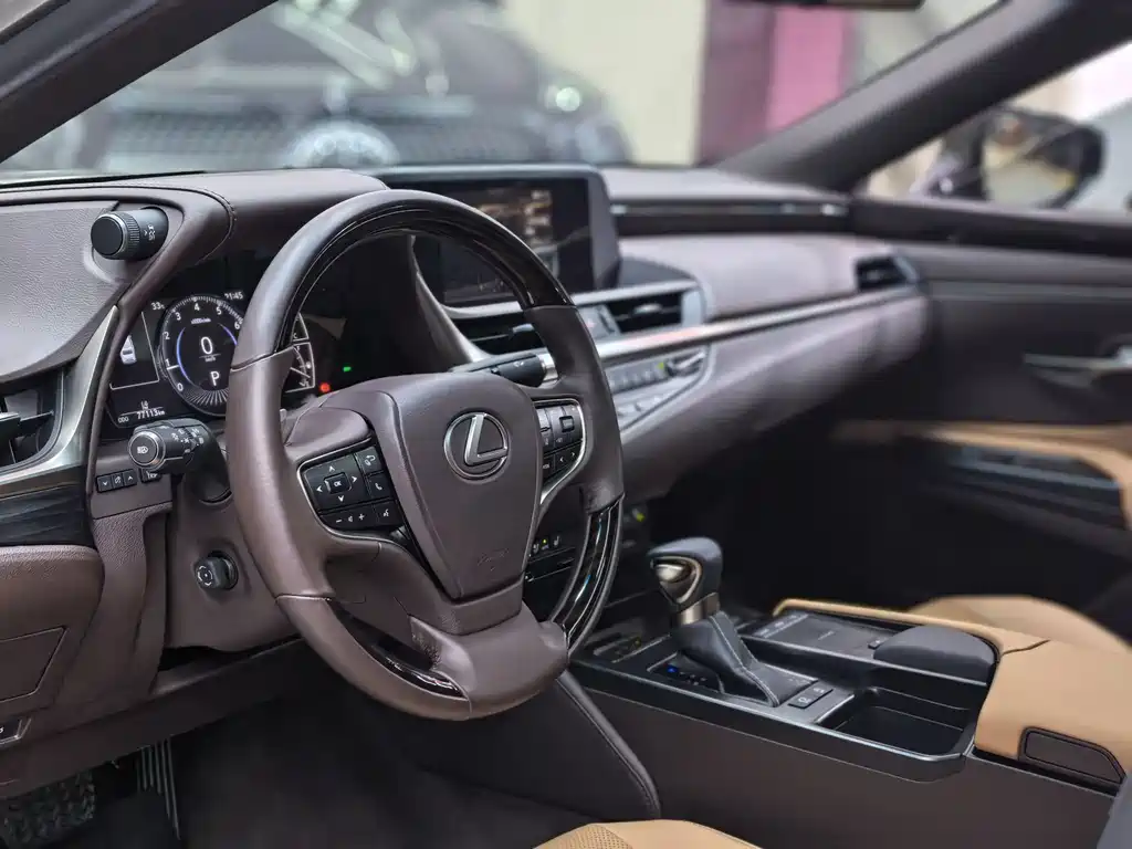 Lexus ES — миниатюра 14