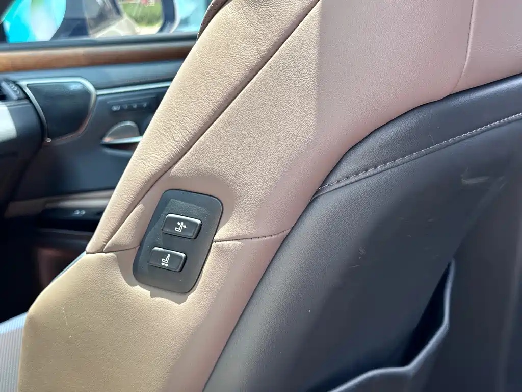 Lexus ES — миниатюра 13
