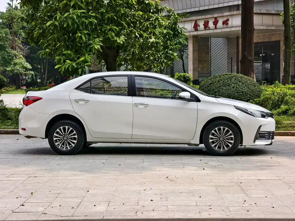Toyota Corolla — миниатюра 6