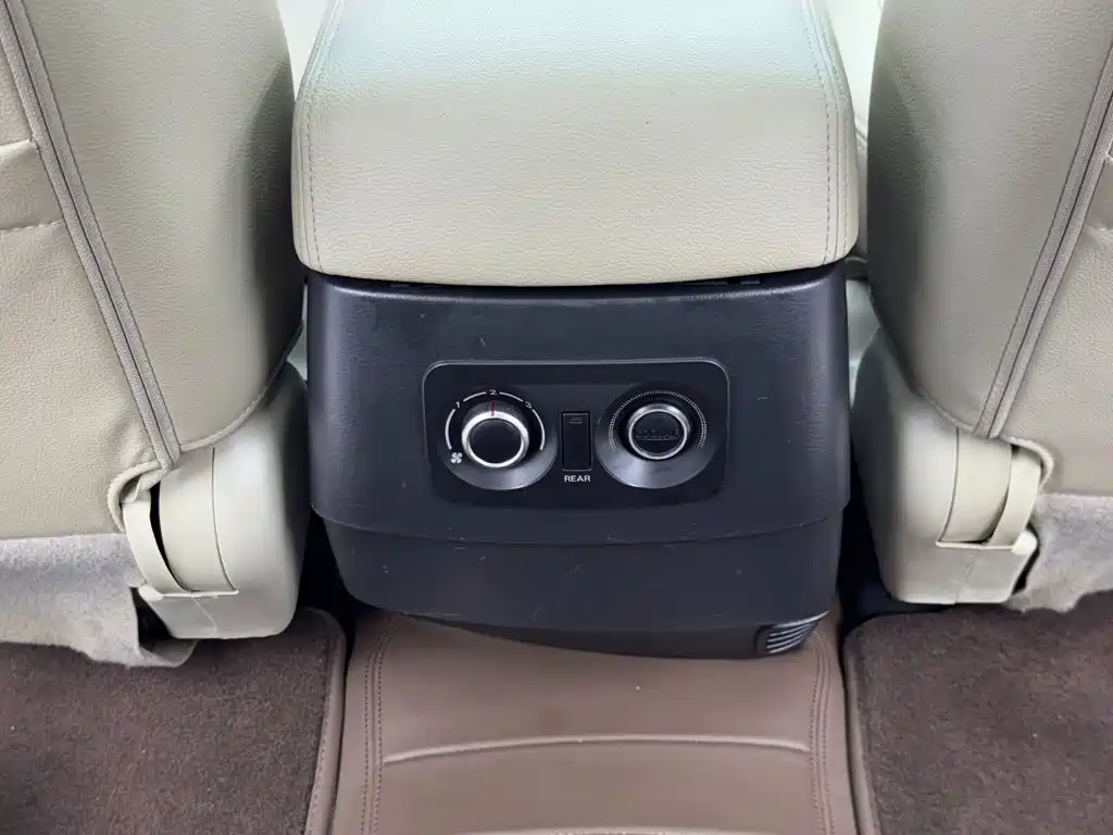 Mitsubishi Pajero (Import) — миниатюра 14