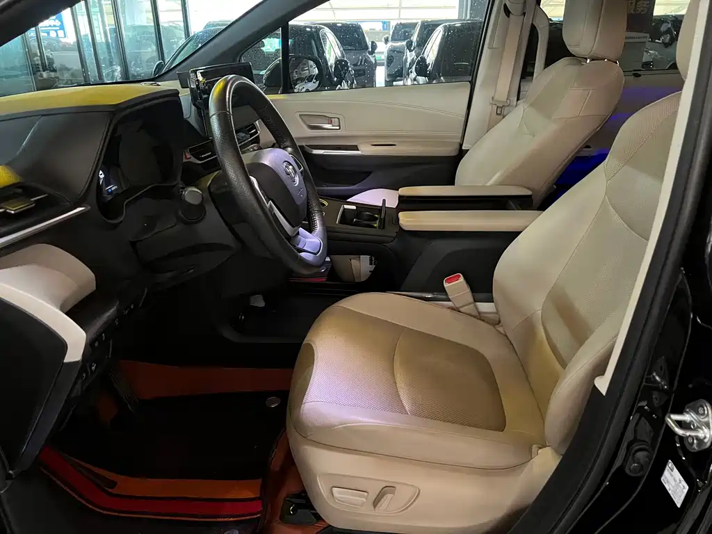 Toyota Granvia — миниатюра 5