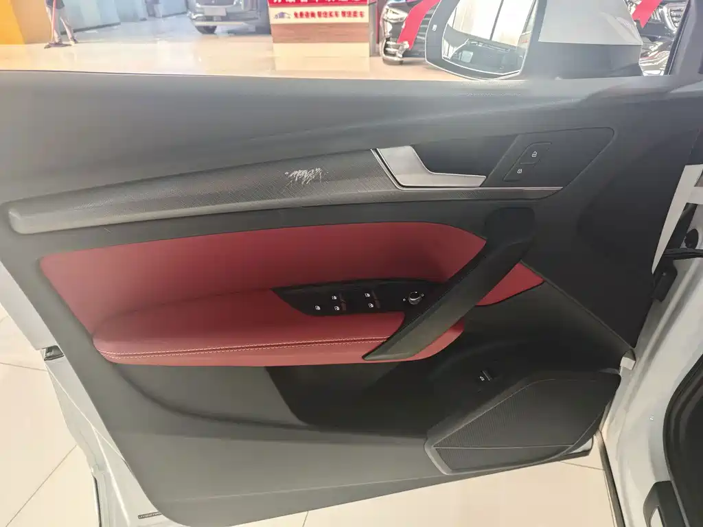 Audi Q5L — миниатюра 9