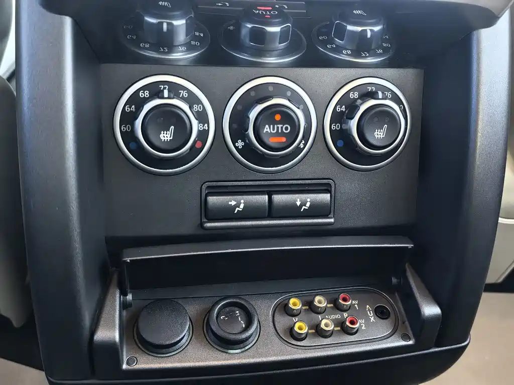 Land Rover Range Rover — миниатюра 18