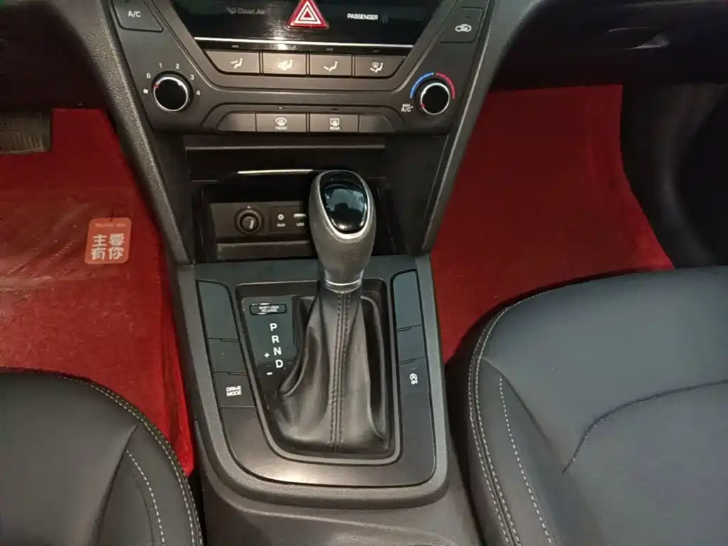 Hyundai Elantra — миниатюра 14