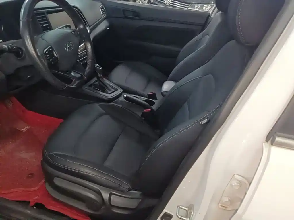 Hyundai Elantra — миниатюра 15
