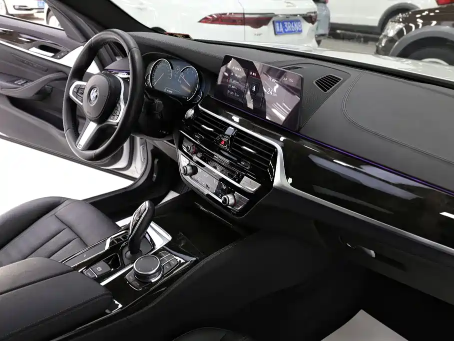 BMW 5 Series — миниатюра 16