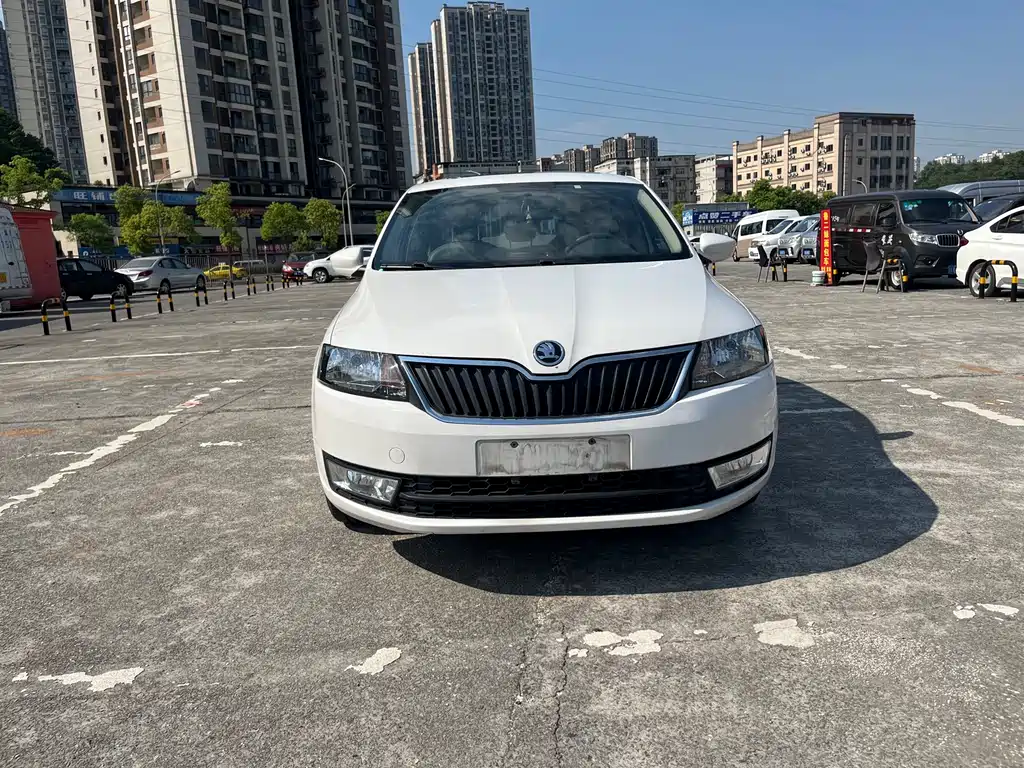 Skoda Rapid — миниатюра 3