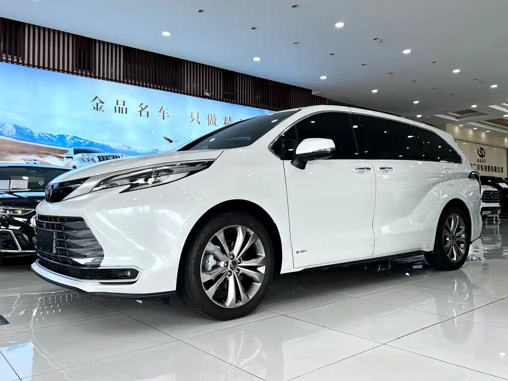 Toyota Sienna 2024 2.5L Premium Luxury