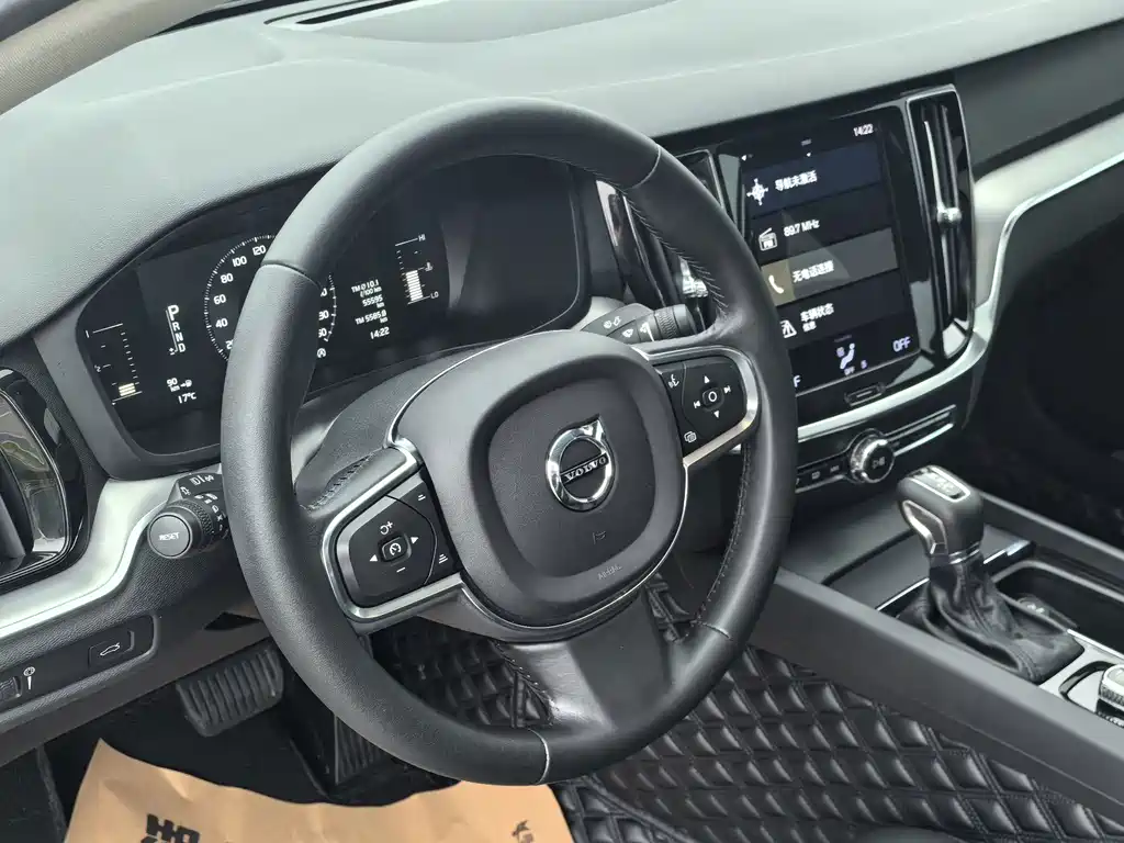Volvo S60 — миниатюра 5