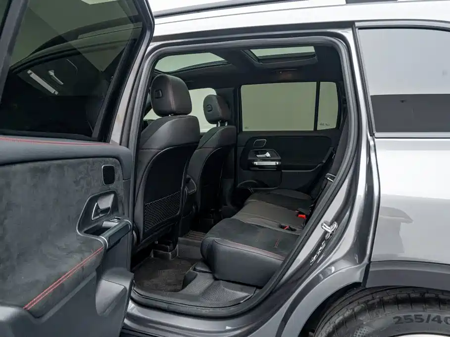 Mercedes-Benz GLB AMG — миниатюра 12