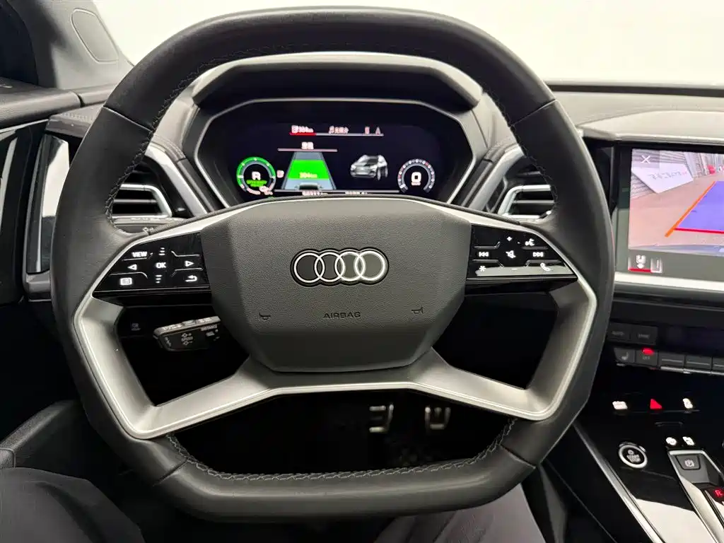 Audi Q4 e-tron — миниатюра 11