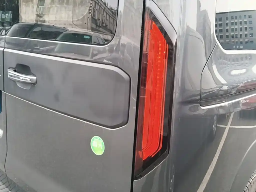 Sinotruk Vangard V — миниатюра 8