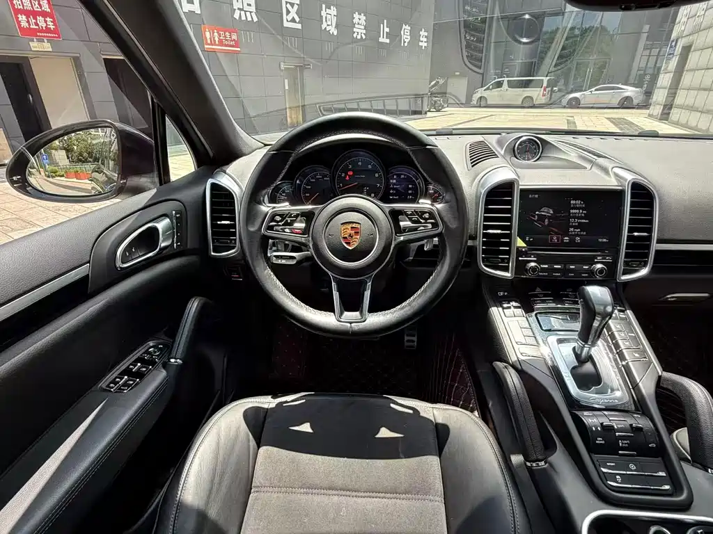 Porsche Cayenne — миниатюра 33