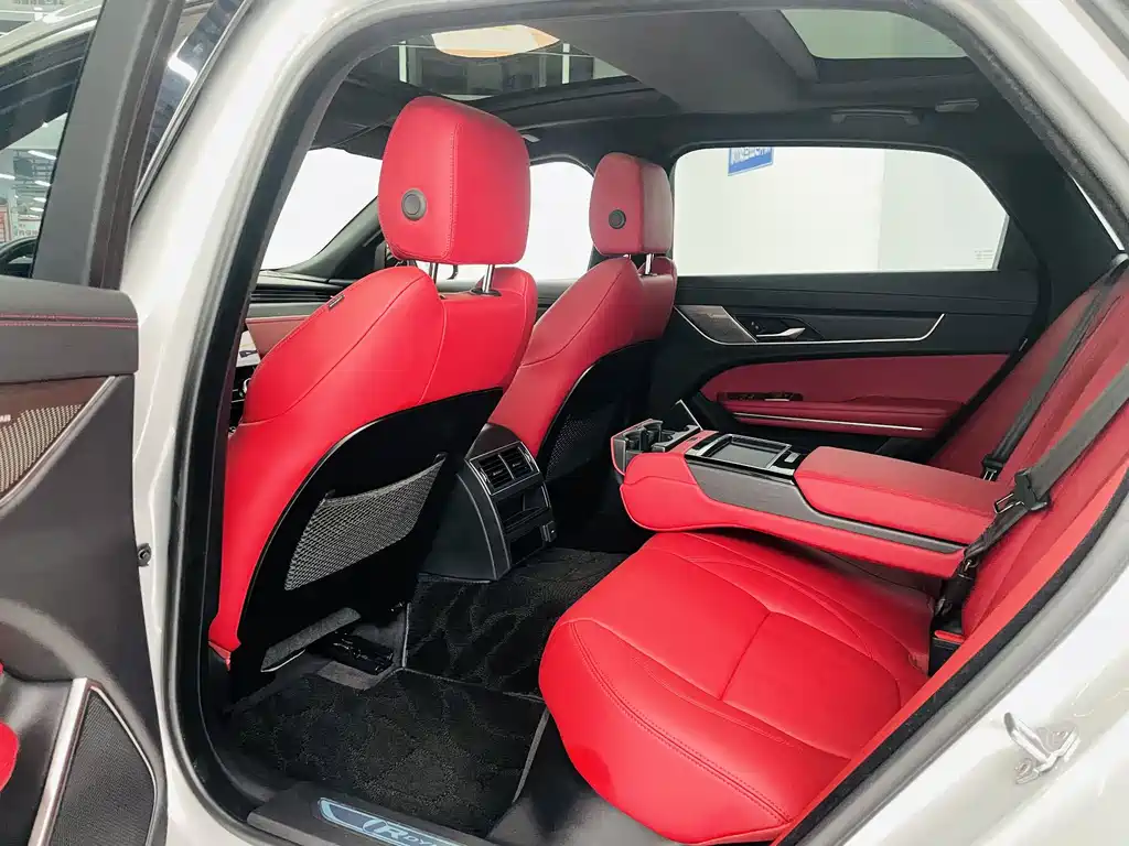 Jaguar XFL — миниатюра 10