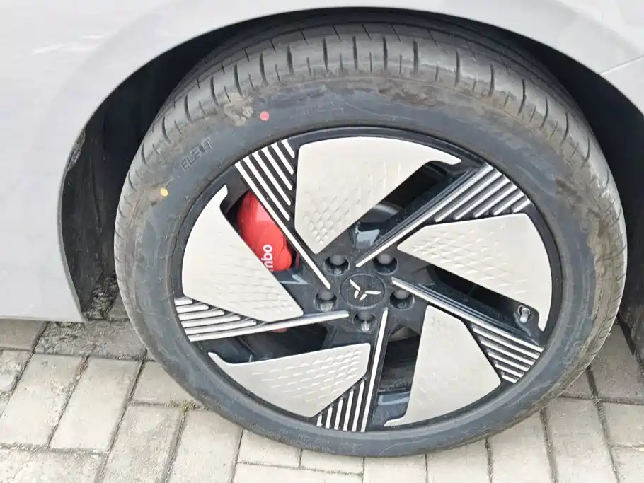 Hongqi Hongqi EH7 — миниатюра 6