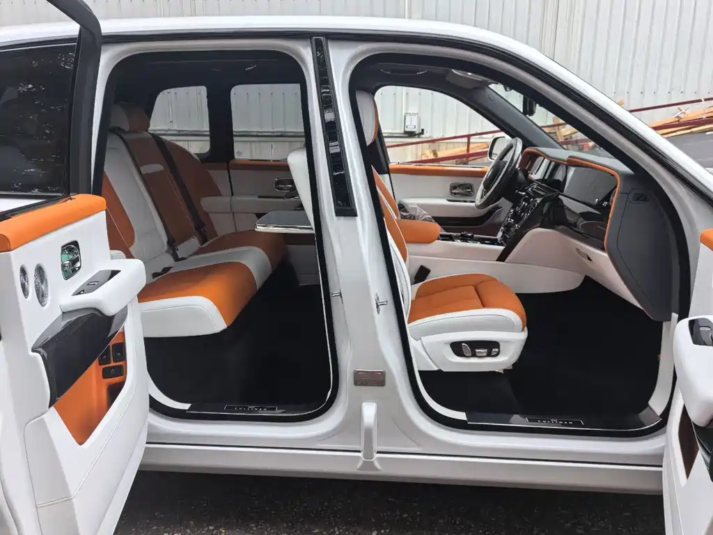 Rolls-Royce Cullinan — миниатюра 7