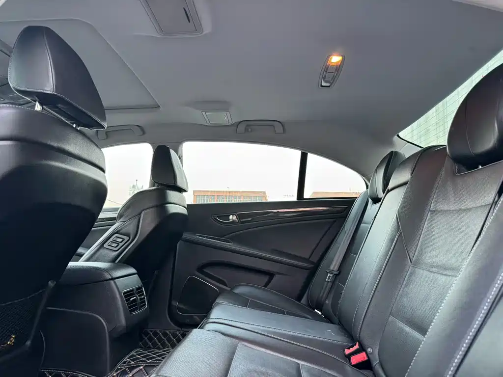 Hongqi Hongqi H7 — миниатюра 5