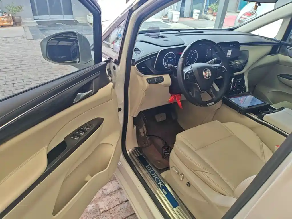 Buick GL8 — миниатюра 16