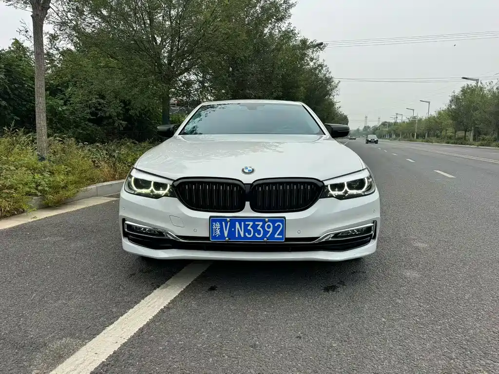 BMW 5 Series — миниатюра 2